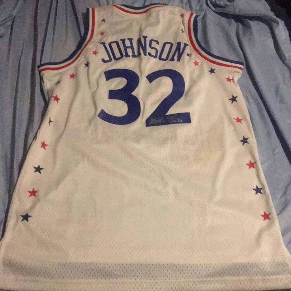 I’m selling a jersey